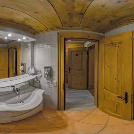 Laerchenhuegel Otel Oberammergau