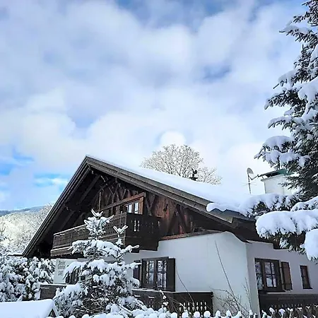 Laerchenhuegel Otel