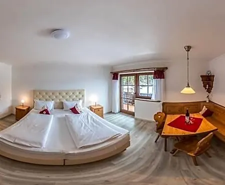 Laerchenhuegel Otel