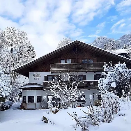 Laerchenhuegel Oberammergau